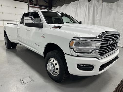 2024 RAM 3500 Laramie Crew Cab 4x4 8' Box