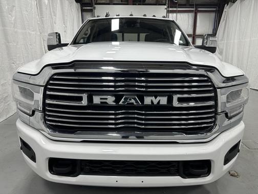 2024 RAM 3500 Laramie Crew Cab 4x4 8' Box