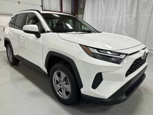 2025 Toyota RAV4 Hybrid XLE
