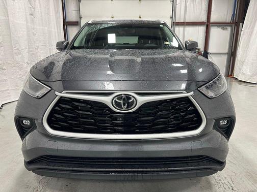 2025 Toyota Highlander XLE