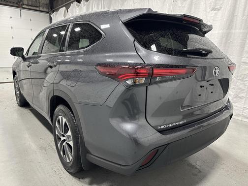 2025 Toyota Highlander XLE