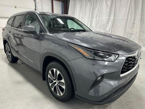 2025 Toyota Highlander XLE