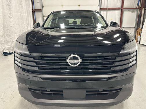 Super Black 2025 Nissan Kicks SV