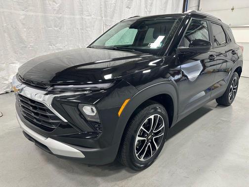 Mosaic Black Metallic 2024 Chevrolet Trailblazer LT