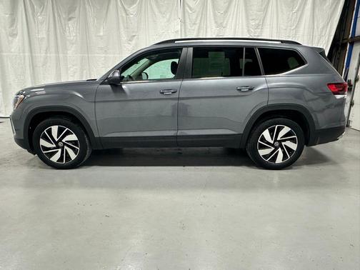 2025 Volkswagen Atlas 2.0T SE w/Technology 4MOTION