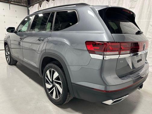 2025 Volkswagen Atlas 2.0T SE w/Technology 4MOTION