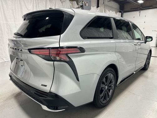 2025 Toyota Sienna XSE 7 Passenger