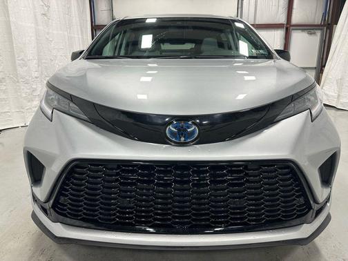 2025 Toyota Sienna XSE 7 Passenger