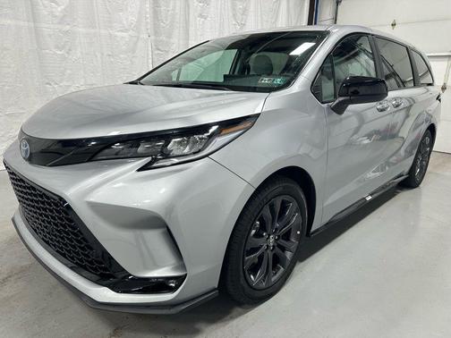 2025 Toyota Sienna XSE 7 Passenger