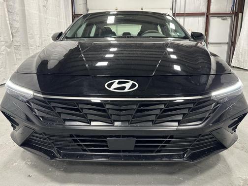 2025 Hyundai ELANTRA SEL