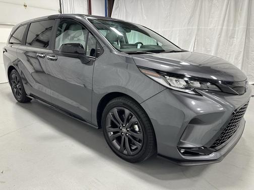 2025 Toyota Sienna XSE 7 Passenger