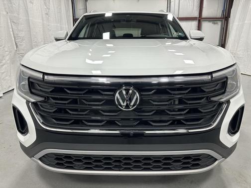 2025 Volkswagen Atlas Cross Sport 2.0T SE w/Technology 4MOTION