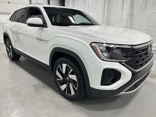 2025 Volkswagen Atlas Cross Sport 2.0T SE w/Technology 4MOTION
