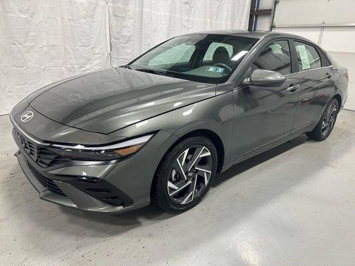 2025 Hyundai ELANTRA SEL