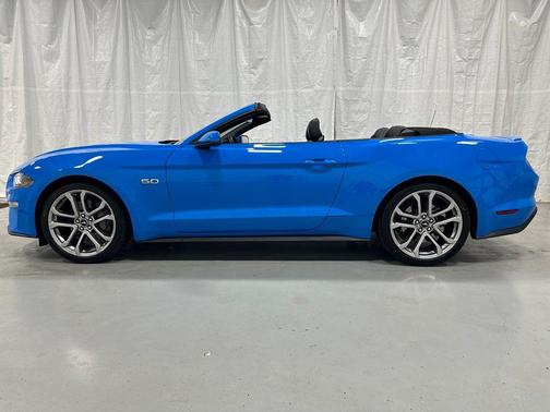 Grabber Blue Metallic 2022 Ford Mustang GT Premium