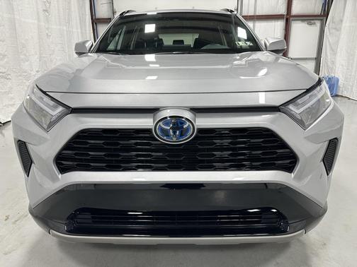 2024 Toyota RAV4 Hybrid SE