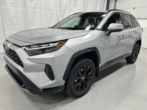 2024 Toyota RAV4 Hybrid SE