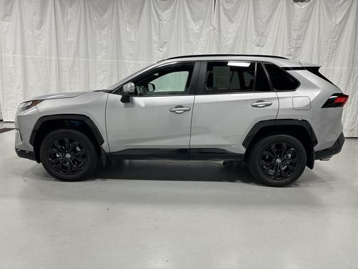 2024 Toyota RAV4 Hybrid SE