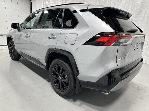 2024 Toyota RAV4 Hybrid SE