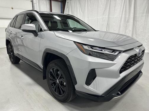 2024 Toyota RAV4 Hybrid SE