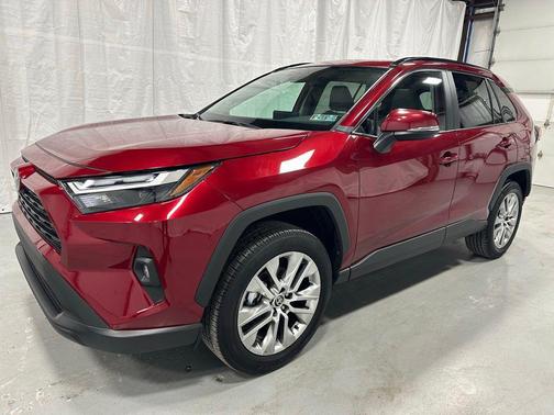 2025 Toyota RAV4 XLE Premium