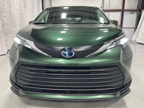 Cypress 2025 Toyota Sienna LE