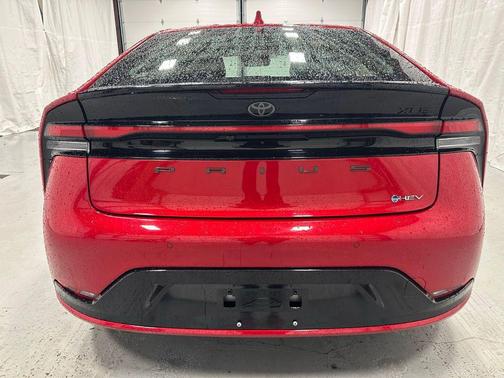 2025 Toyota Prius XLE