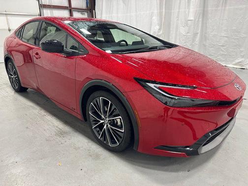 2025 Toyota Prius XLE