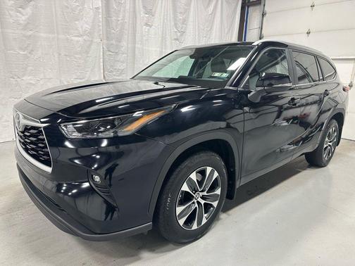 2025 Toyota Highlander XLE