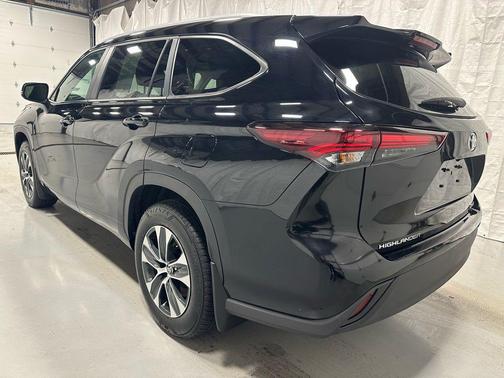 2025 Toyota Highlander XLE