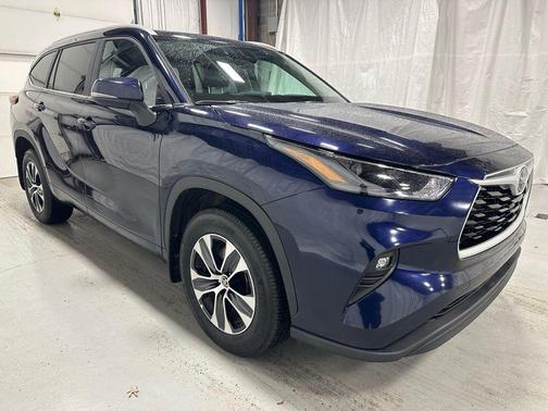 2025 Toyota Highlander XLE