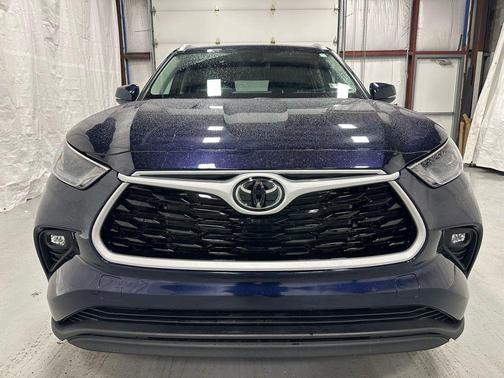 2025 Toyota Highlander XLE