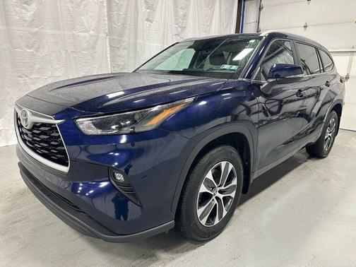 2025 Toyota Highlander XLE