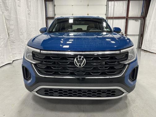 2025 Volkswagen Atlas Cross Sport 2.0T SE w/Technology 4MOTION
