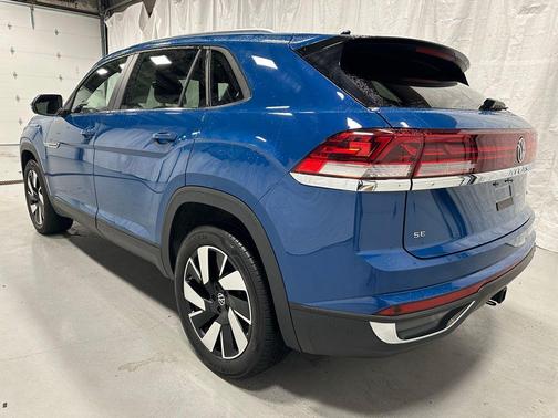 2025 Volkswagen Atlas Cross Sport 2.0T SE w/Technology 4MOTION