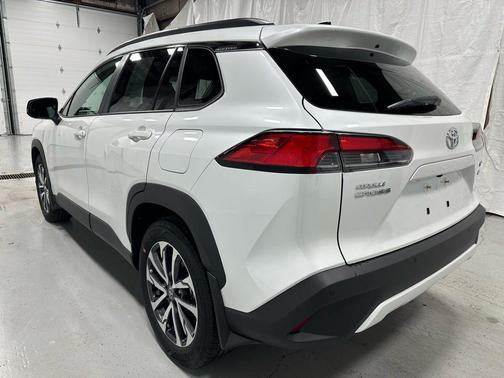 2025 Toyota Corolla Cross XLE
