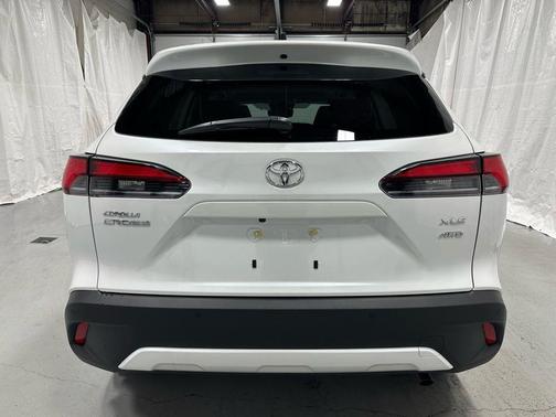 2025 Toyota Corolla Cross XLE