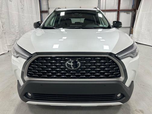 2025 Toyota Corolla Cross XLE