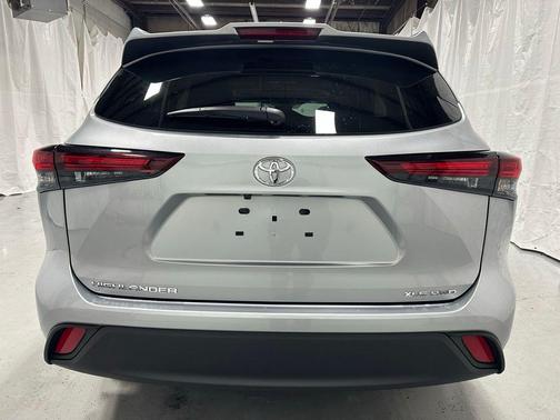 2025 Toyota Highlander XLE