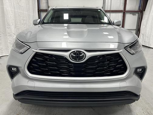 2025 Toyota Highlander XLE