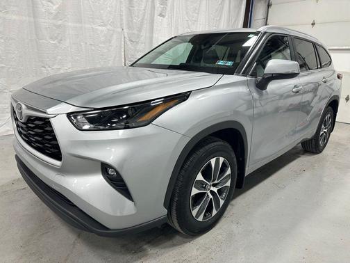 2025 Toyota Highlander XLE