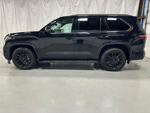 Midnight Black Metallic 2024 Toyota Sequoia SR5