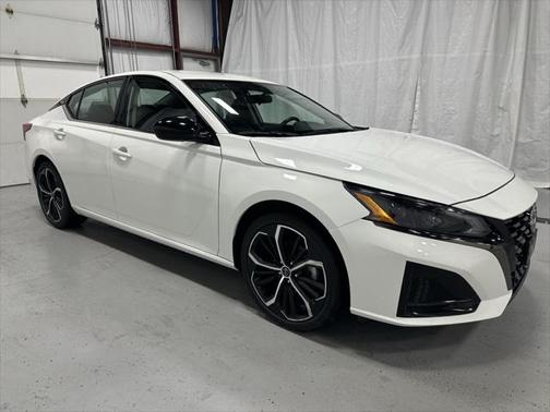 2024 Nissan Altima SR FWD