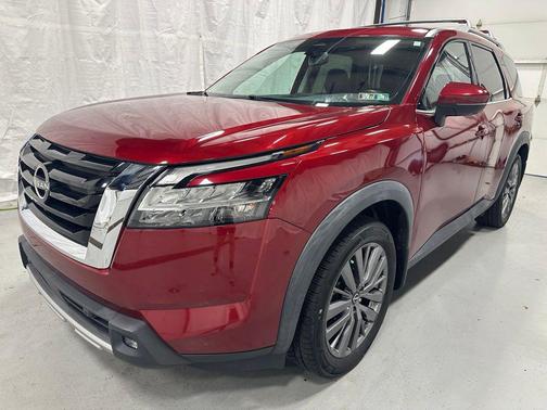 Scarlet Ember Tintcoat 2022 Nissan Pathfinder SL 4WD