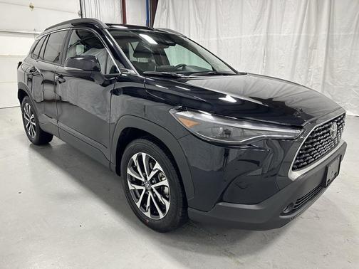 2025 Toyota Corolla Cross XLE