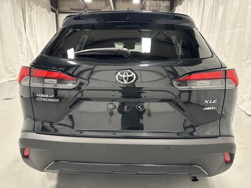 2025 Toyota Corolla Cross XLE