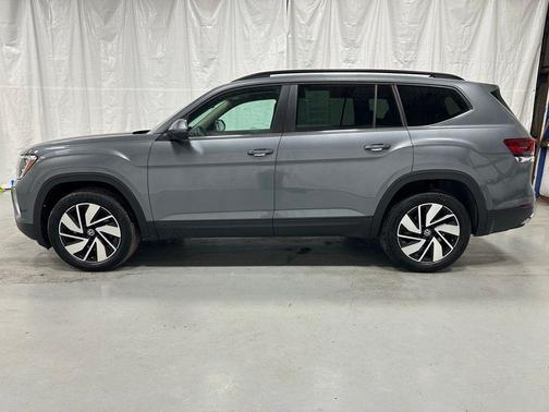 2025 Volkswagen Atlas 2.0T SE w/Technology 4MOTION