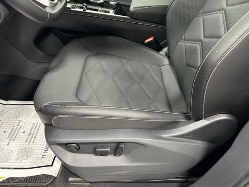 2025 Volkswagen Atlas 2.0T SE w/Technology 4MOTION