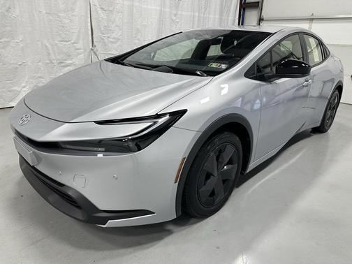 2025 Toyota Prius LE