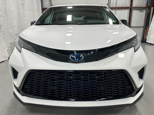 2025 Toyota Sienna XSE 7 Passenger